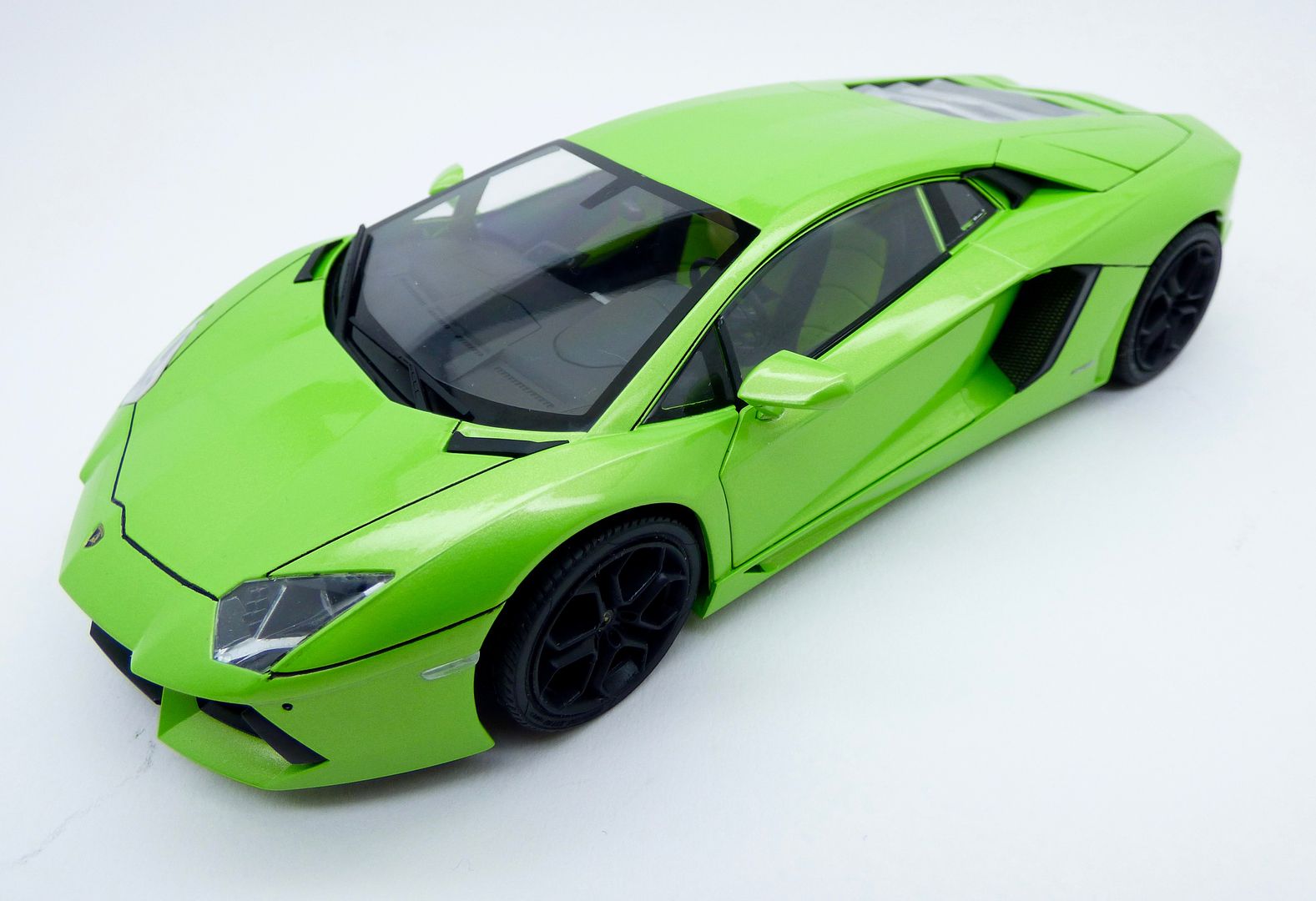 Pauls's 1/24 Aoshima Aventador LP700 International Scale